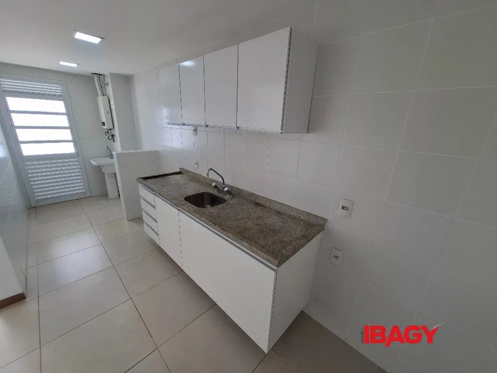 Apartment with 2 en-suite bedrooms, 243 m² and 1 space — photo 2