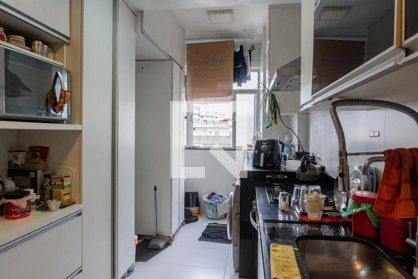 Furnished apartment with 4 bedrooms and 200 m² — photo 14
