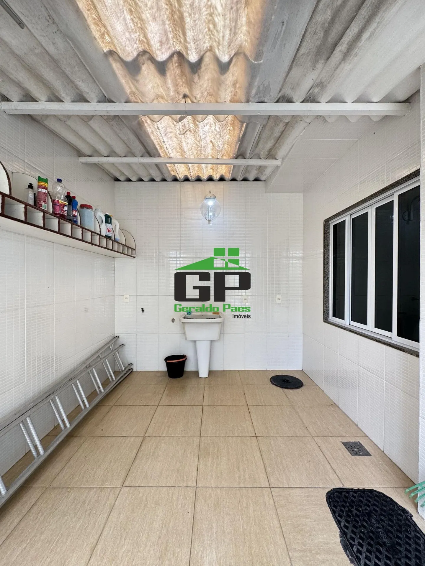 Casa com 5 quartos e 5 banheiros, cozinha fechada — photo 46