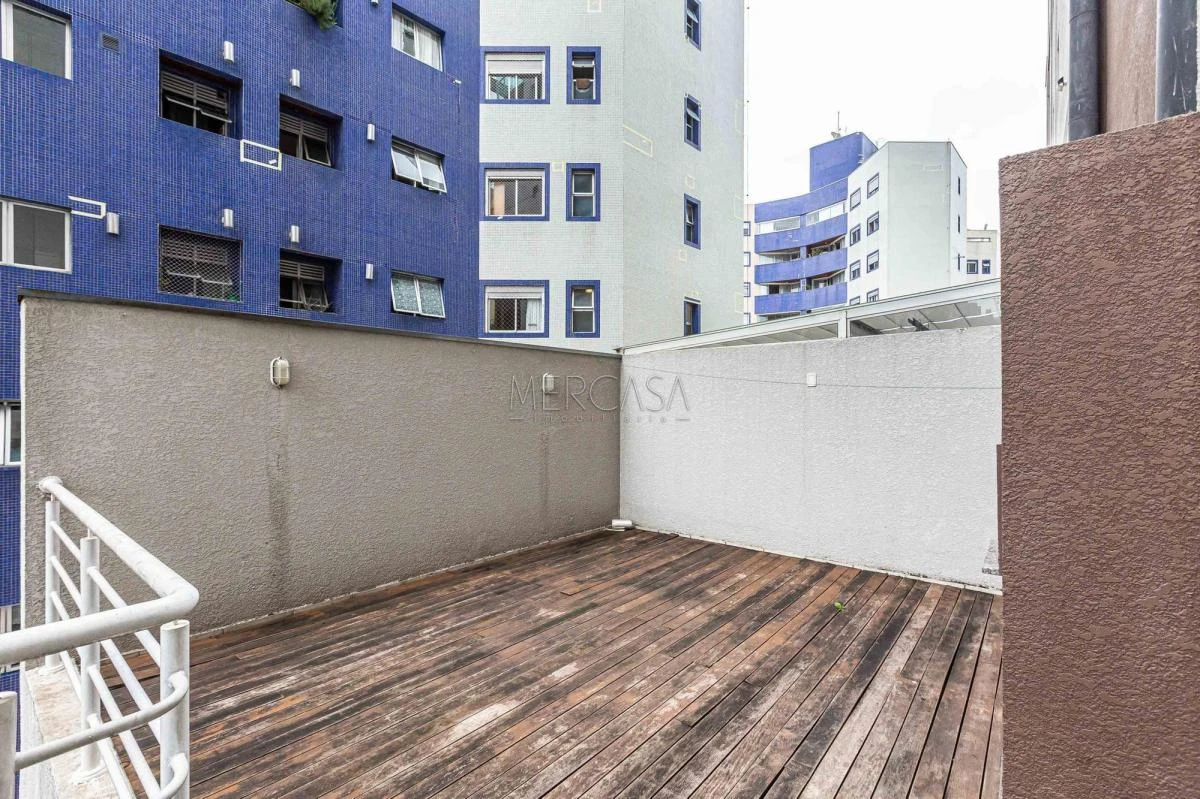 One-bedroom apartment in a building with a pool — photo 18