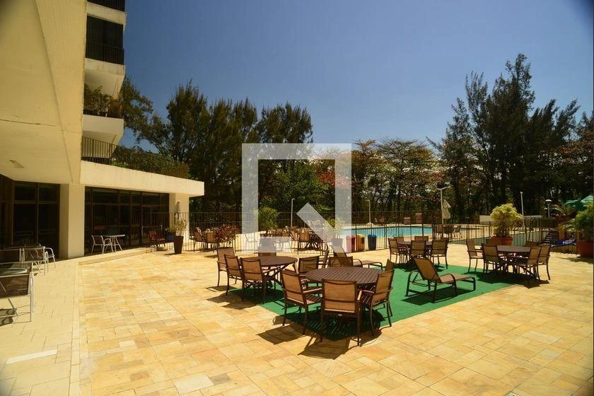 Furnished apartment with balcony and 2 en-suite bedrooms — photo 8