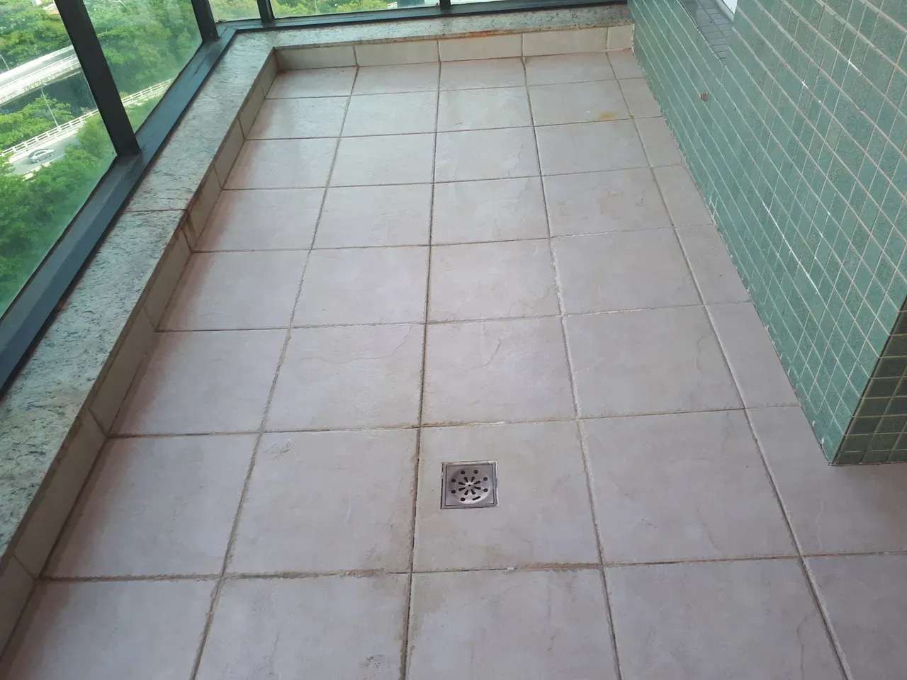 3-bedroom apartment with a bathtub — photo 14
