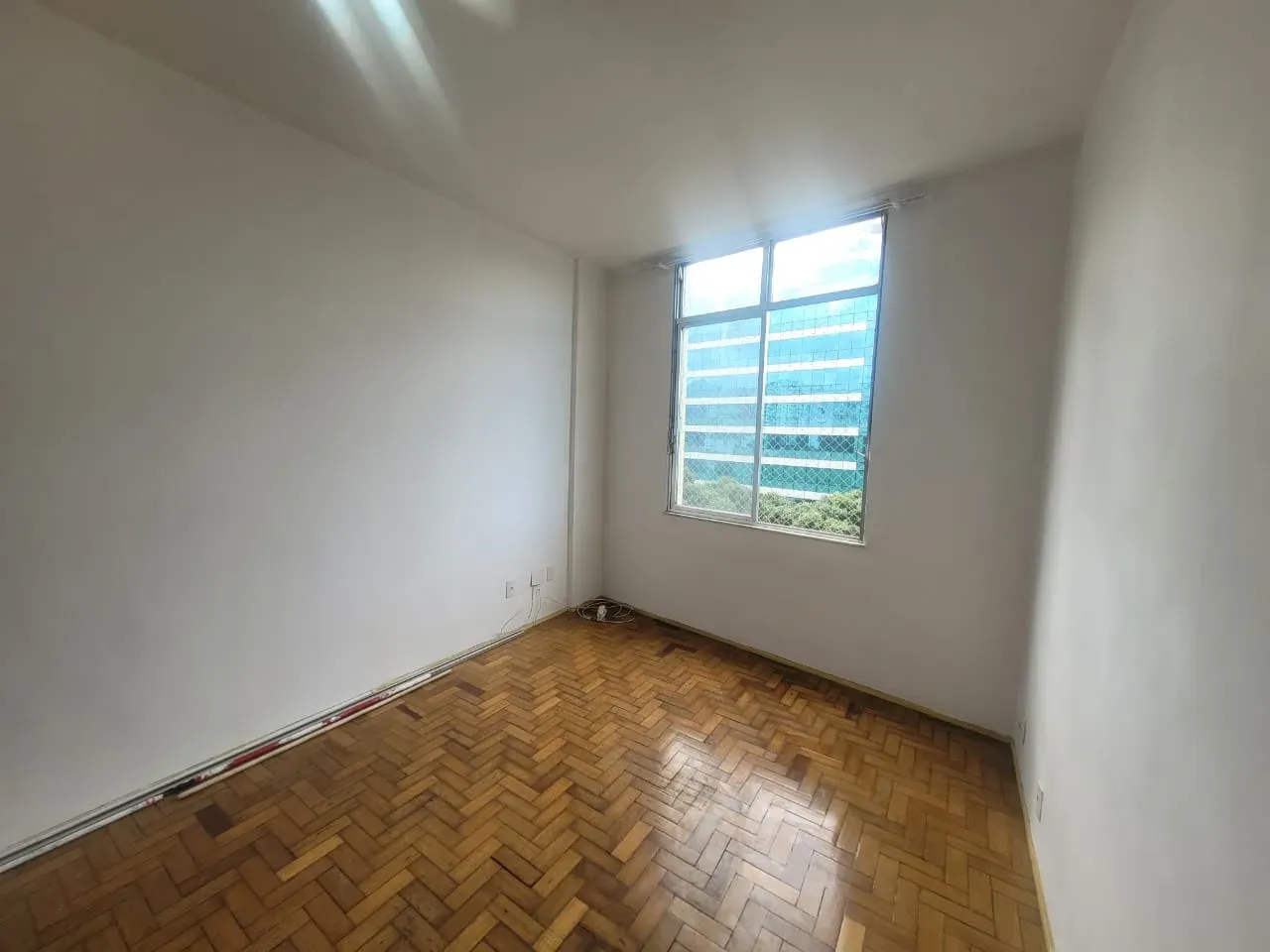 Apartment, 32 m², with wood or laminate floors — photo 11