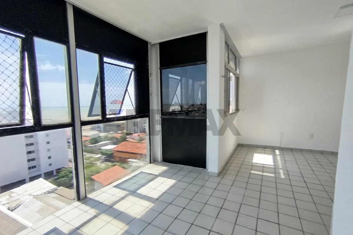 3-bedroom apartment with a closed kitchen and 160 m² — photo 14
