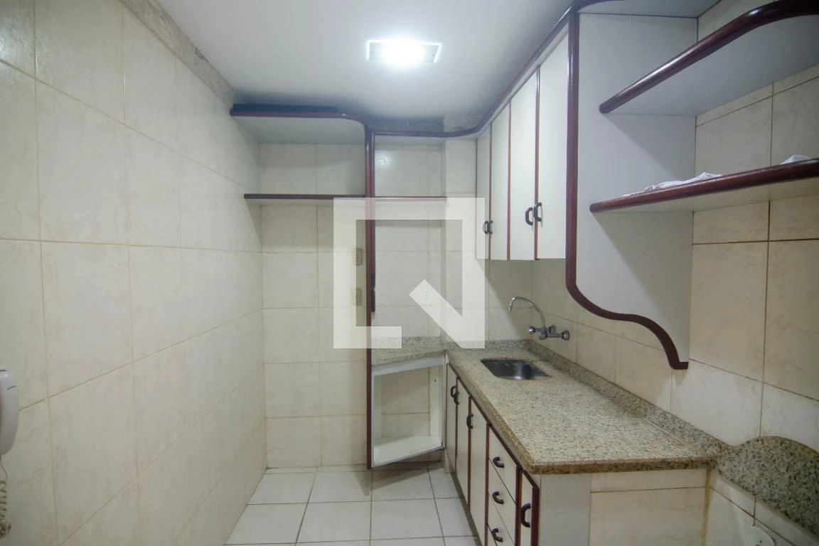 Квартира з 3 спальнями та дерев'яною підлогою або ламінатом — photo 7