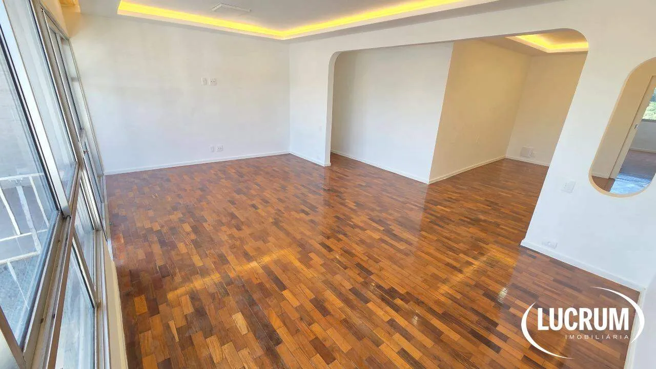 3-bedroom apartment with built-in storage and 3 baths — photo 13
