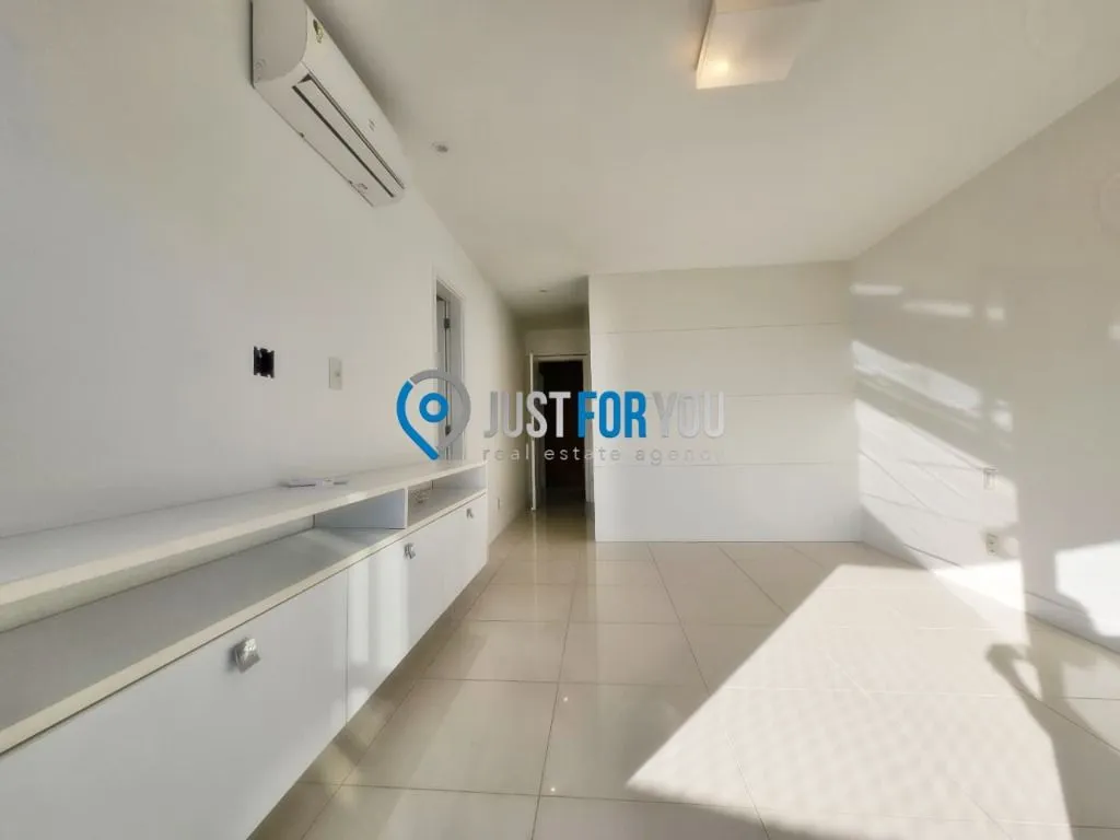 4-bedroom apartment with 233 m² and 5 bathrooms — photo 30