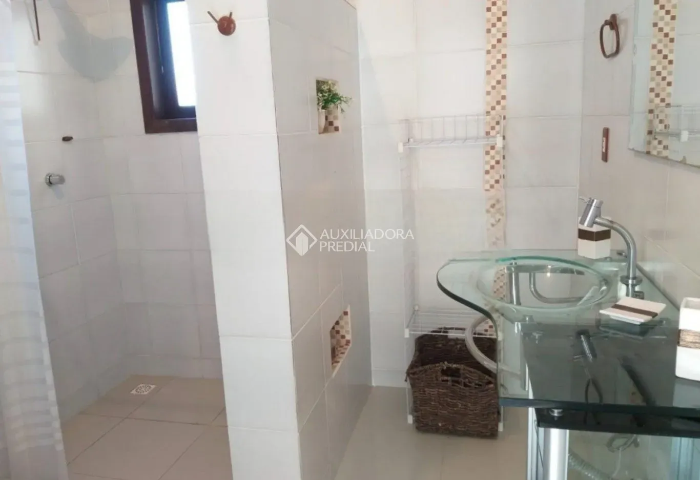 Casa amueblada de 415 m² con 6 dormitorios y 3 plazas — photo 40