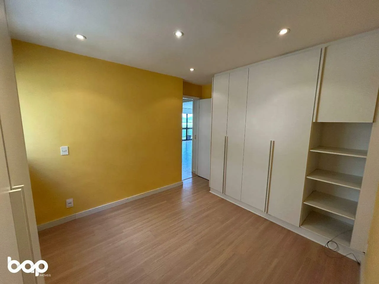 89 m² apartment with a bathtub and a water view — photo 11