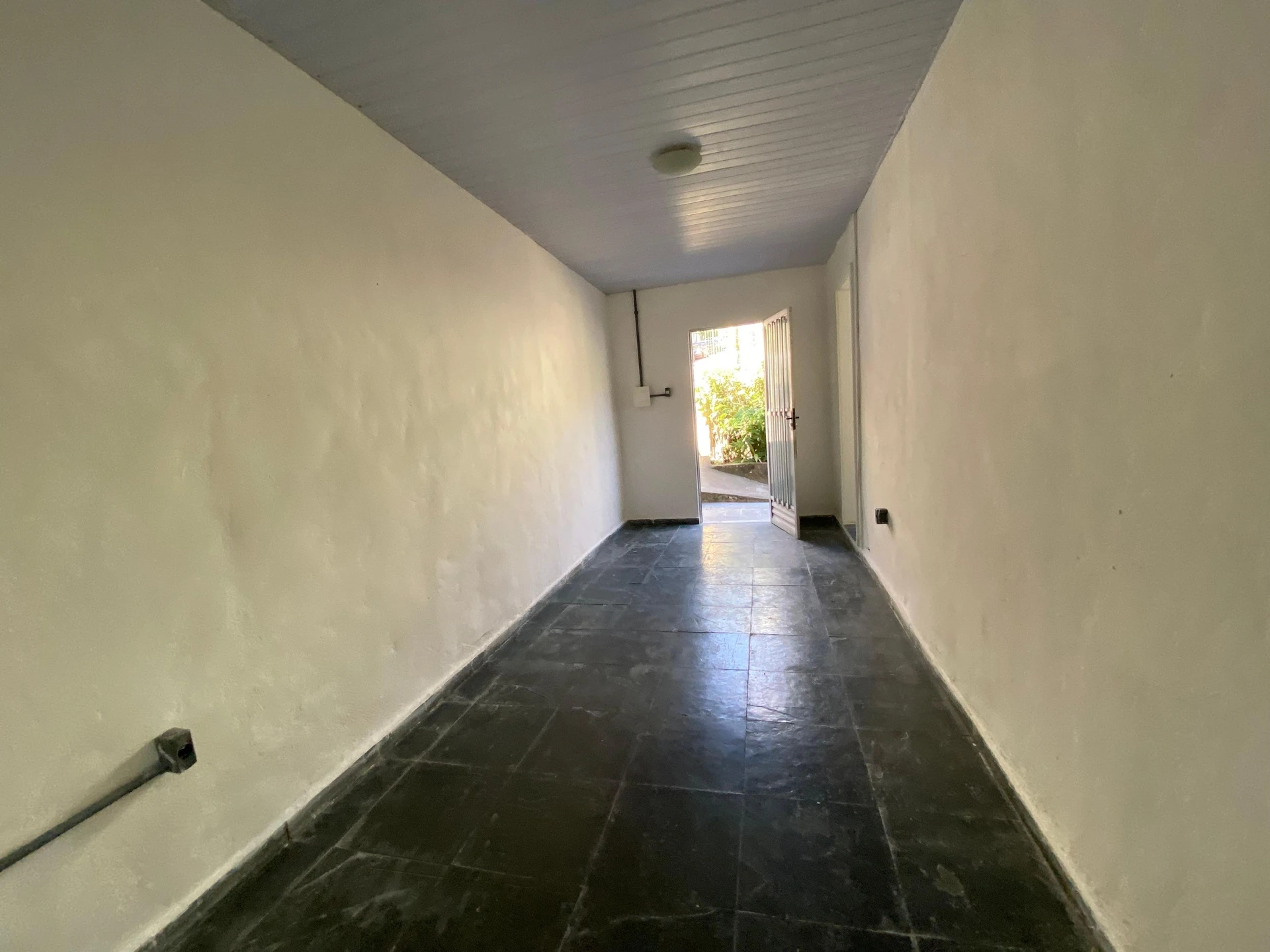 One-bedroom house with a garden — photo 19