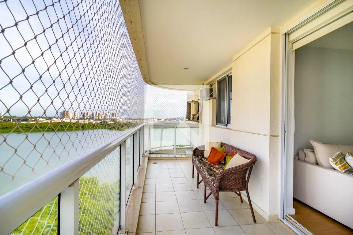 Apartamento mobiliado com 2 quartos, varanda e vaga — photo 2