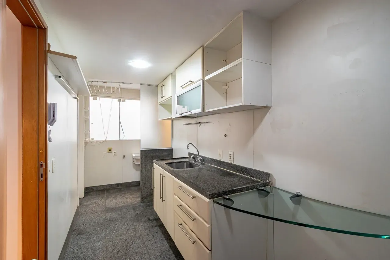 Walk-in closet in a 3-bedroom apartment, 110 m² — photo 15