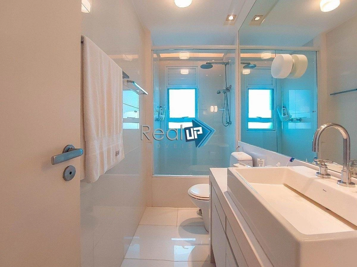 429 m² apartment with 5 bedrooms and 3 parking spots — photo 38