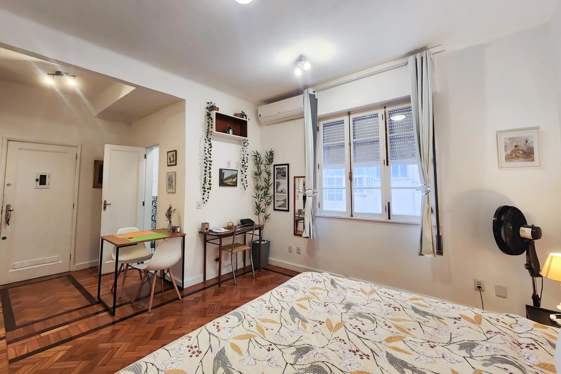Monoambiente con espacio de home office en Rio de Janeiro — photo 6