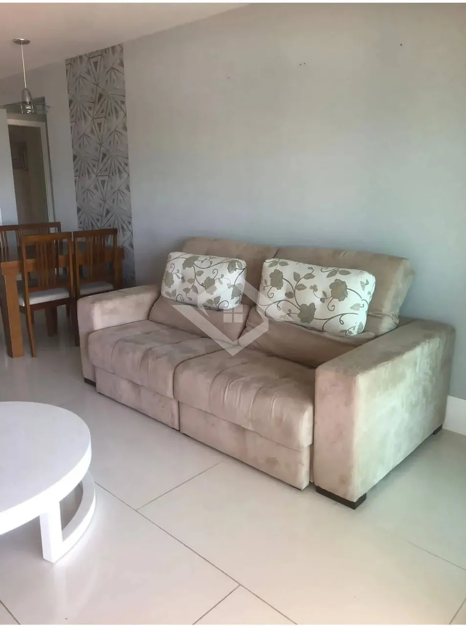 Unfurnished apartment with 2 bedrooms and balcony — photo 4
