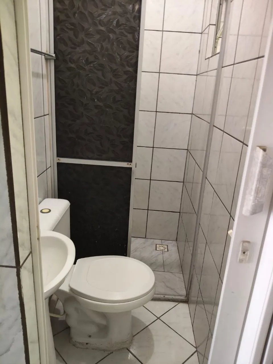 Kitnet sin amueblar con 1 dormitorio y balcón — photo 4