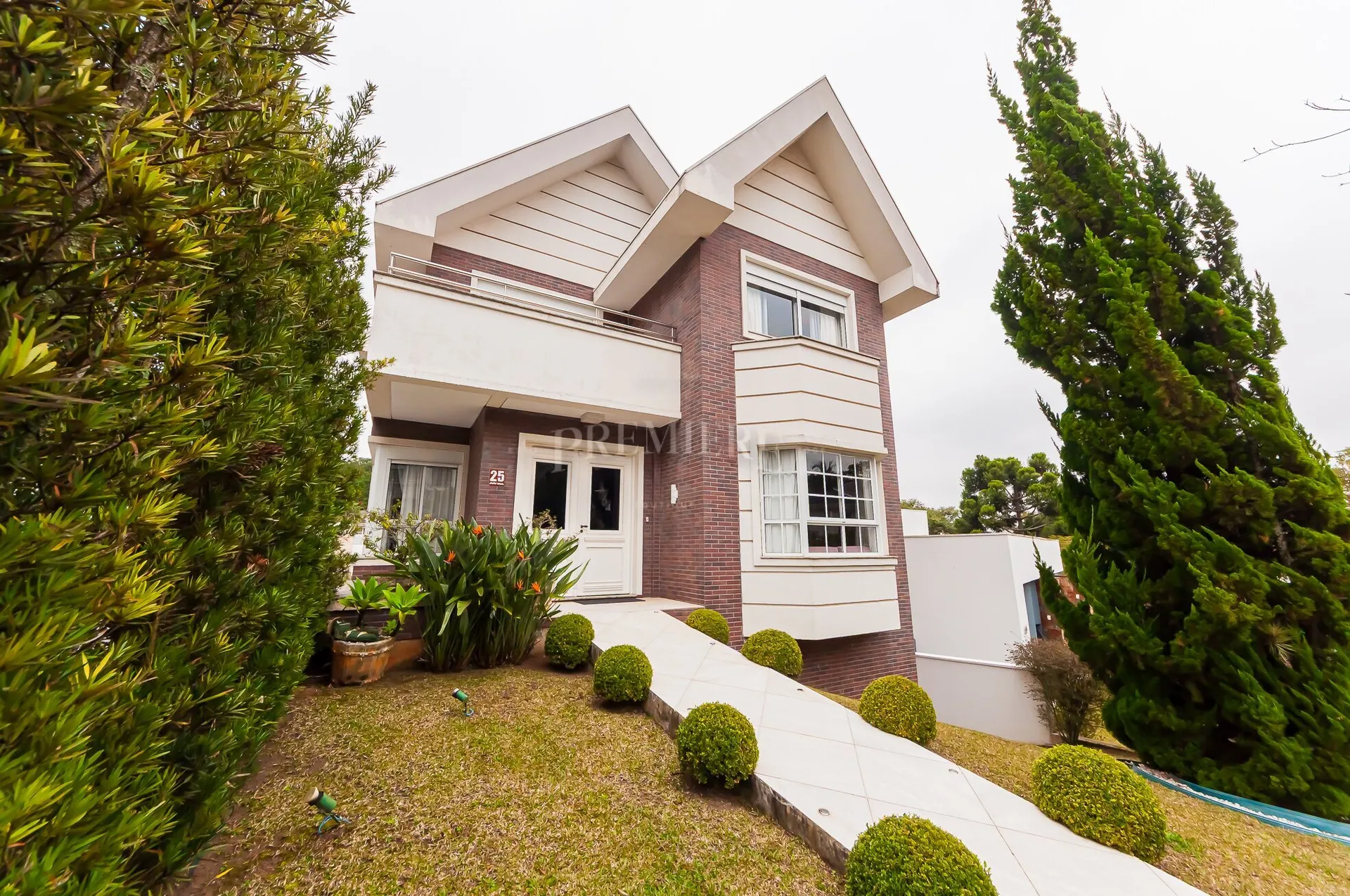 House with 3 en-suite bedrooms and 450 m² — photo 12