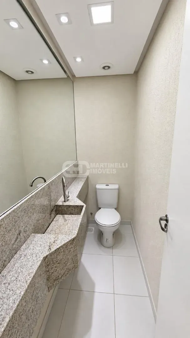 Balcony with a grill in a 3-bedroom apartment, 264 m² — photo 31