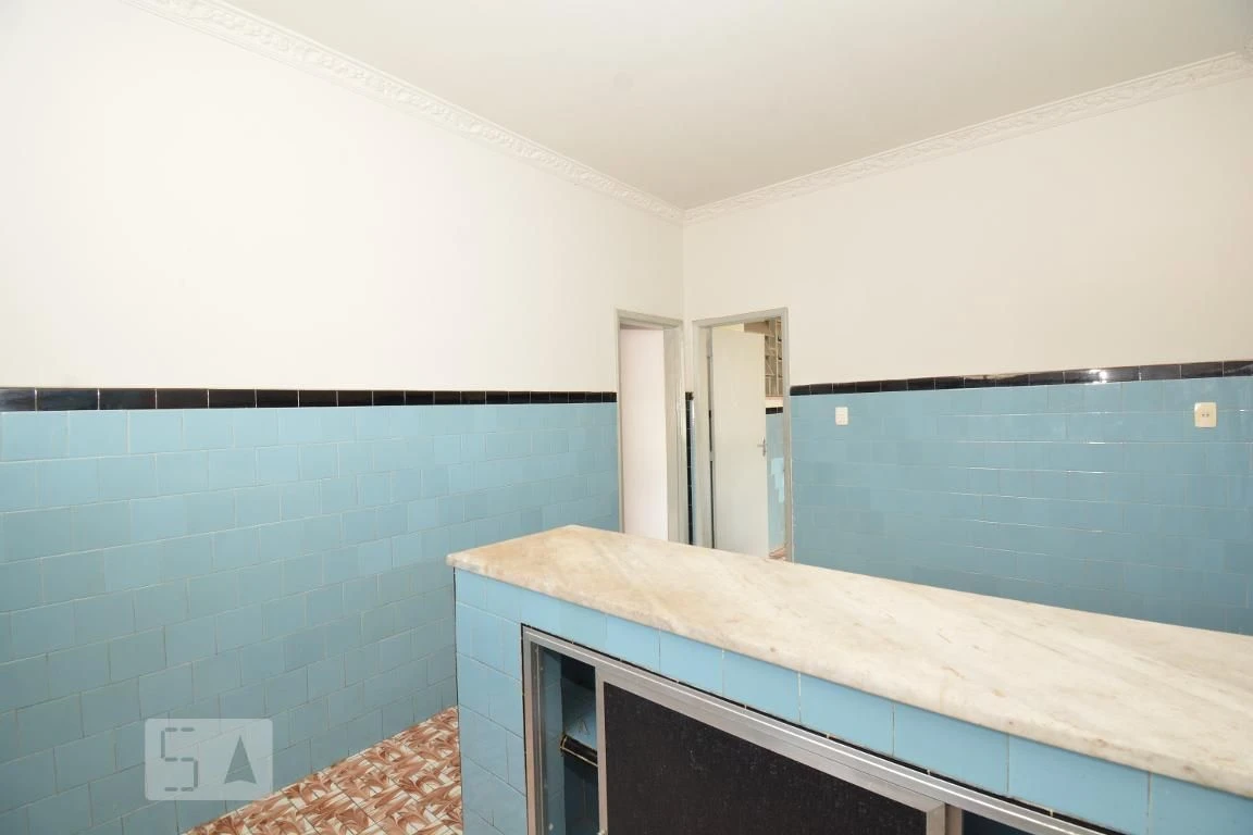 Wood or laminate floors in a 2-bedroom house, 100 m² — photo 22