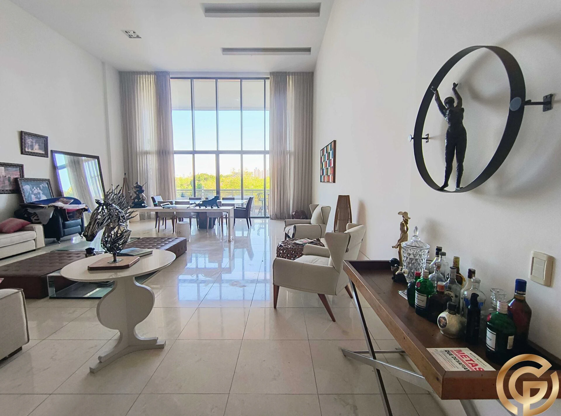 Furnished 400 m² apartment with 4 en-suite bedrooms — photo 26