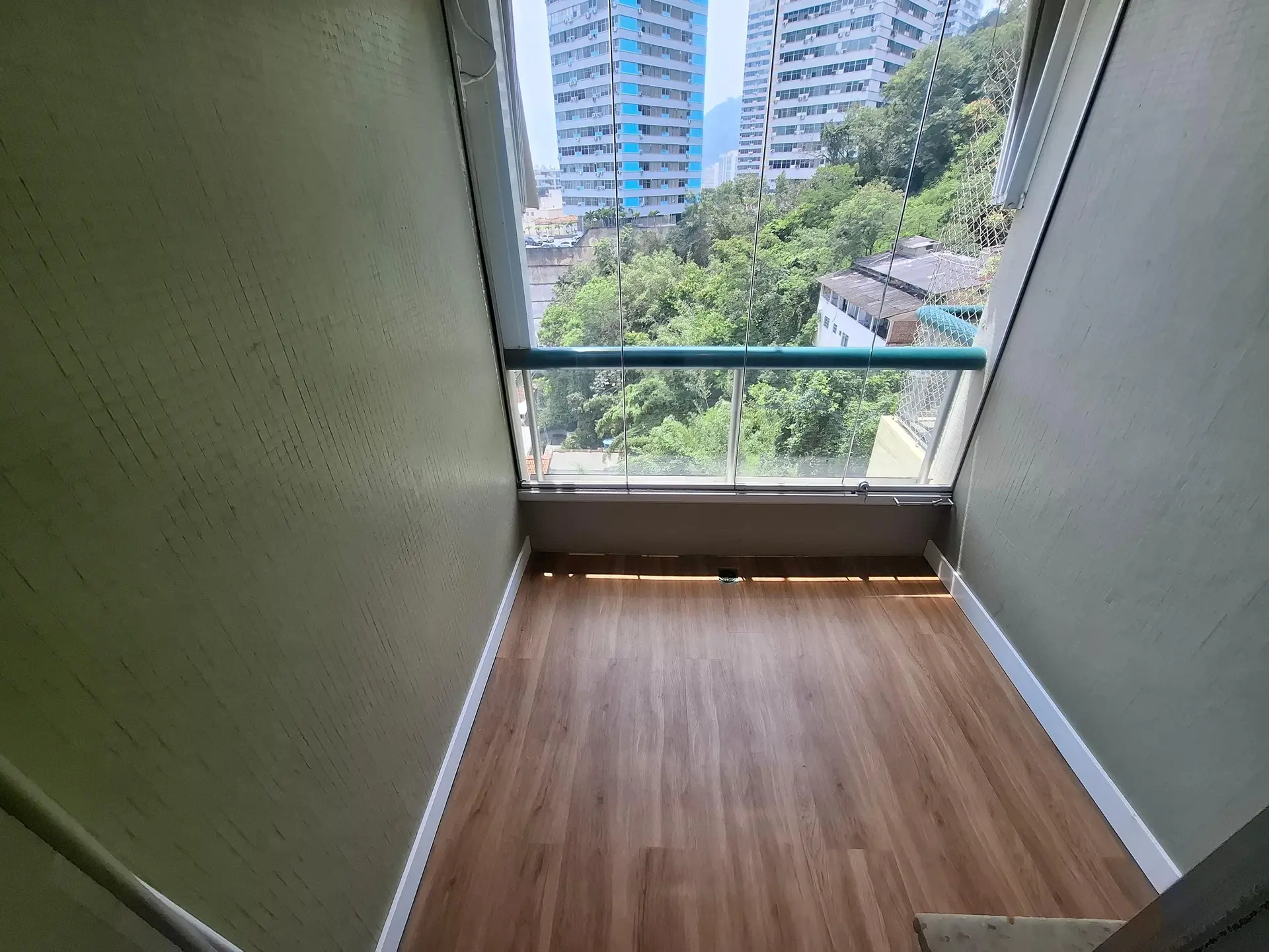 2 quartos e janelas do piso ao teto: apartamento de 75 m² — photo 23