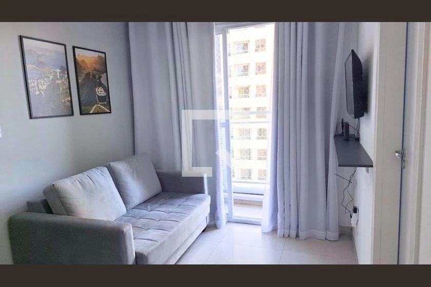 Furnished 32 m² apartment with 1 bedroom and open-plan kitchen