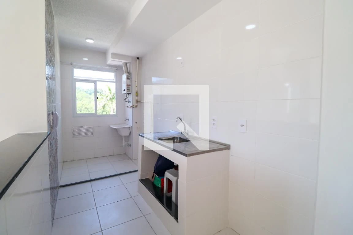 Apartamento sem mobília com 2 quartos e garagem — photo 8