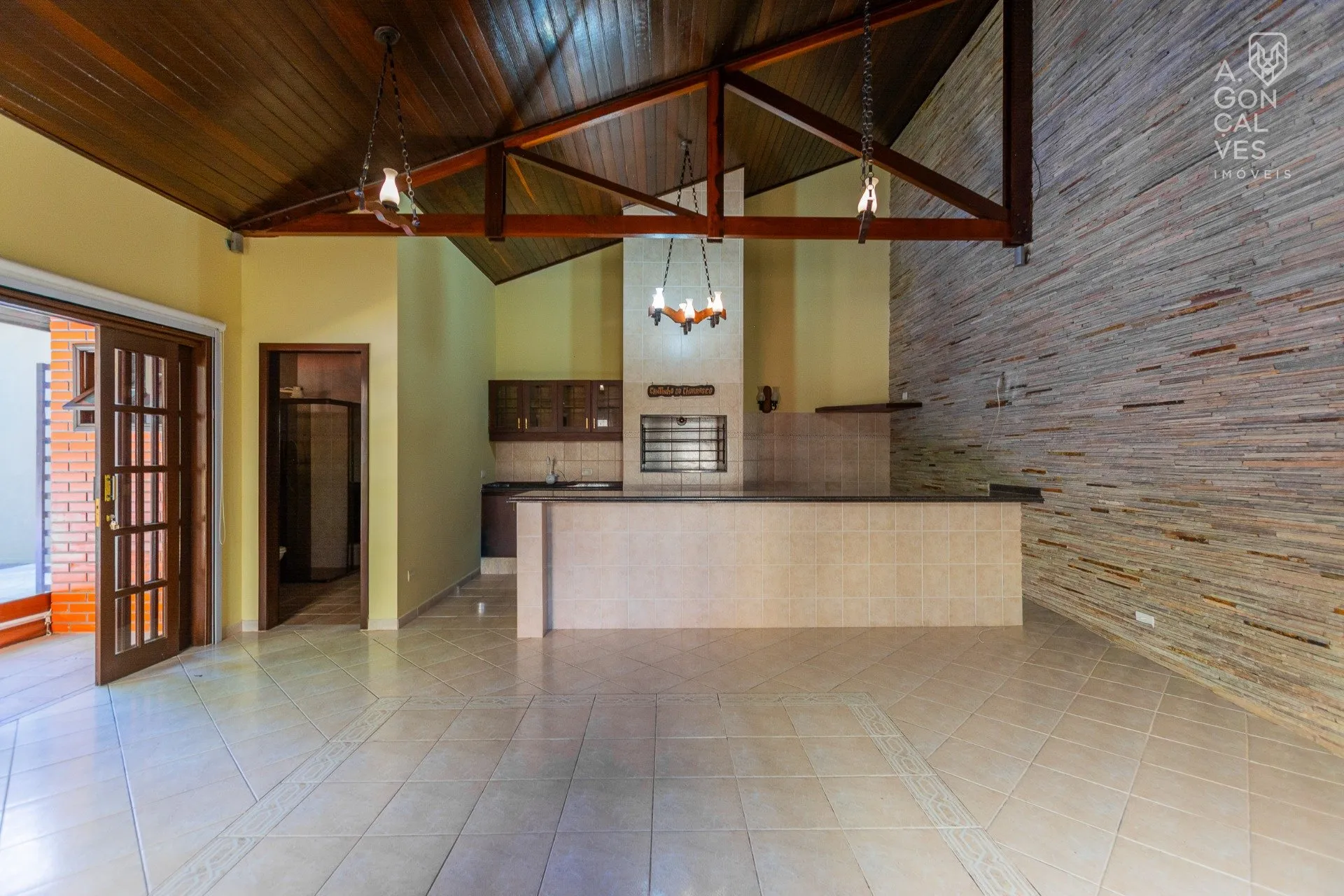 3-bedroom house with a home office — photo 9