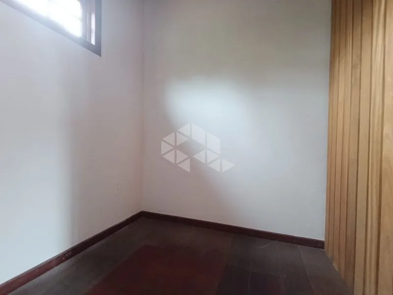 Furnished 360 m² house with 3 bedrooms and 6 parking spaces — photo 38