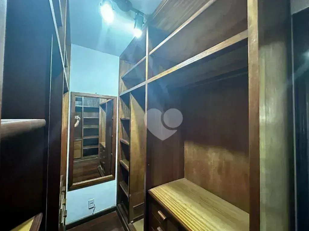 House with 3 bedrooms and 600 m², 4 parking spots — photo 47