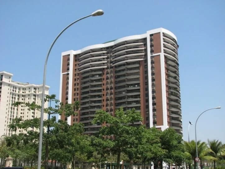 Furnished apartment, 127 m², with a water view — photo 8