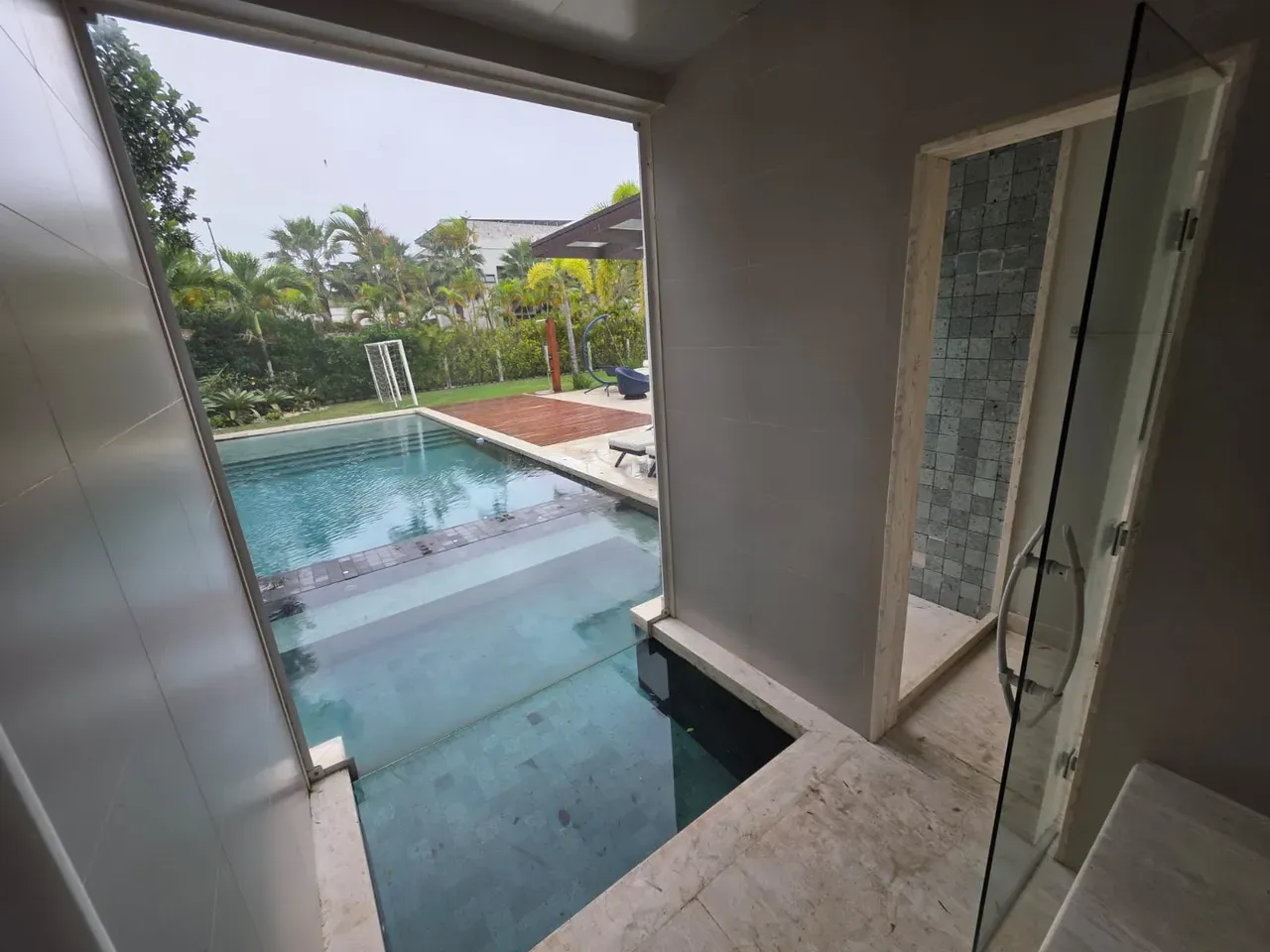 Casa em condomínio com 5 quartos e 5 banheiros — photo 20