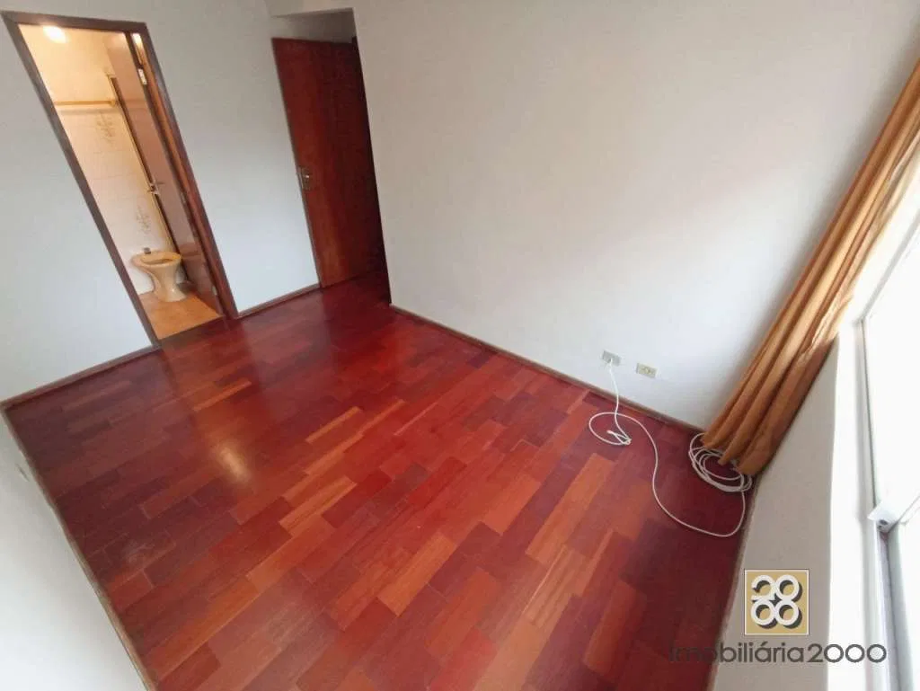 Wood or laminate floors in a 2-bedroom apartment, 67 m² — photo 15