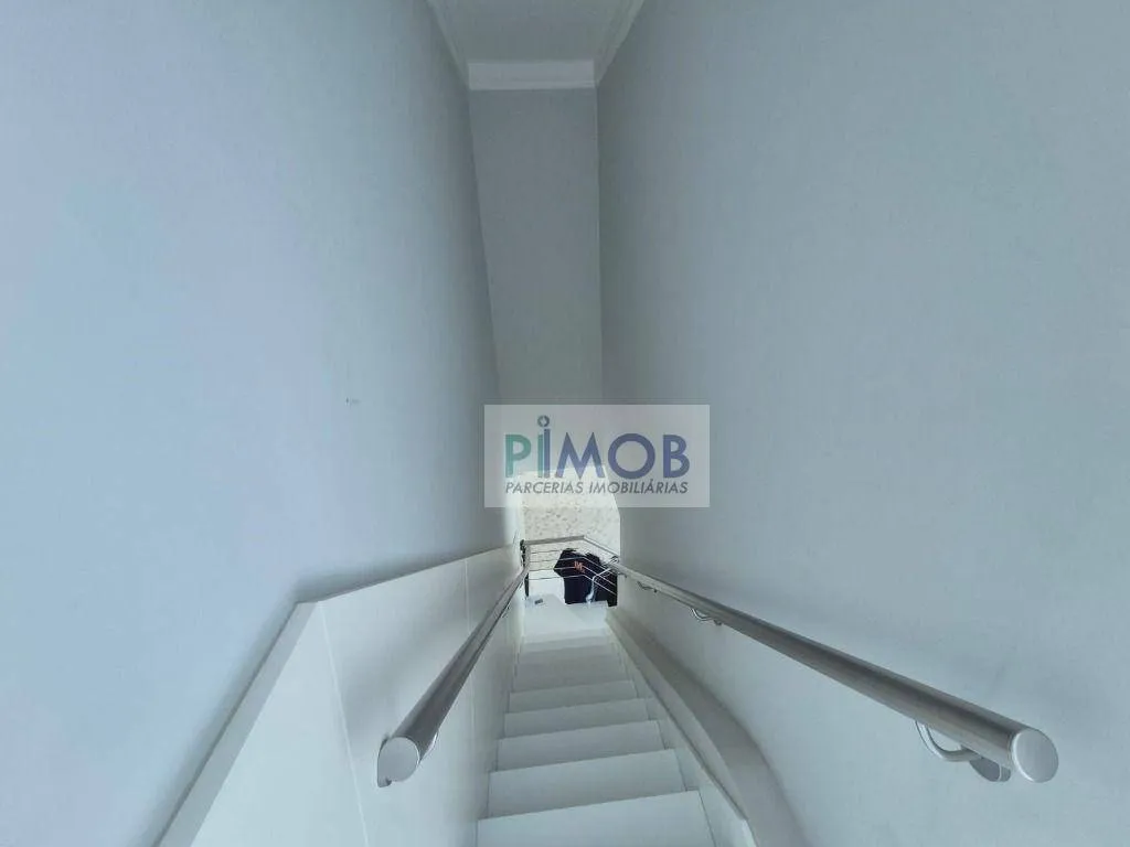 Furnished duplex penthouse with 3 bedrooms and 256 m² — photo 79