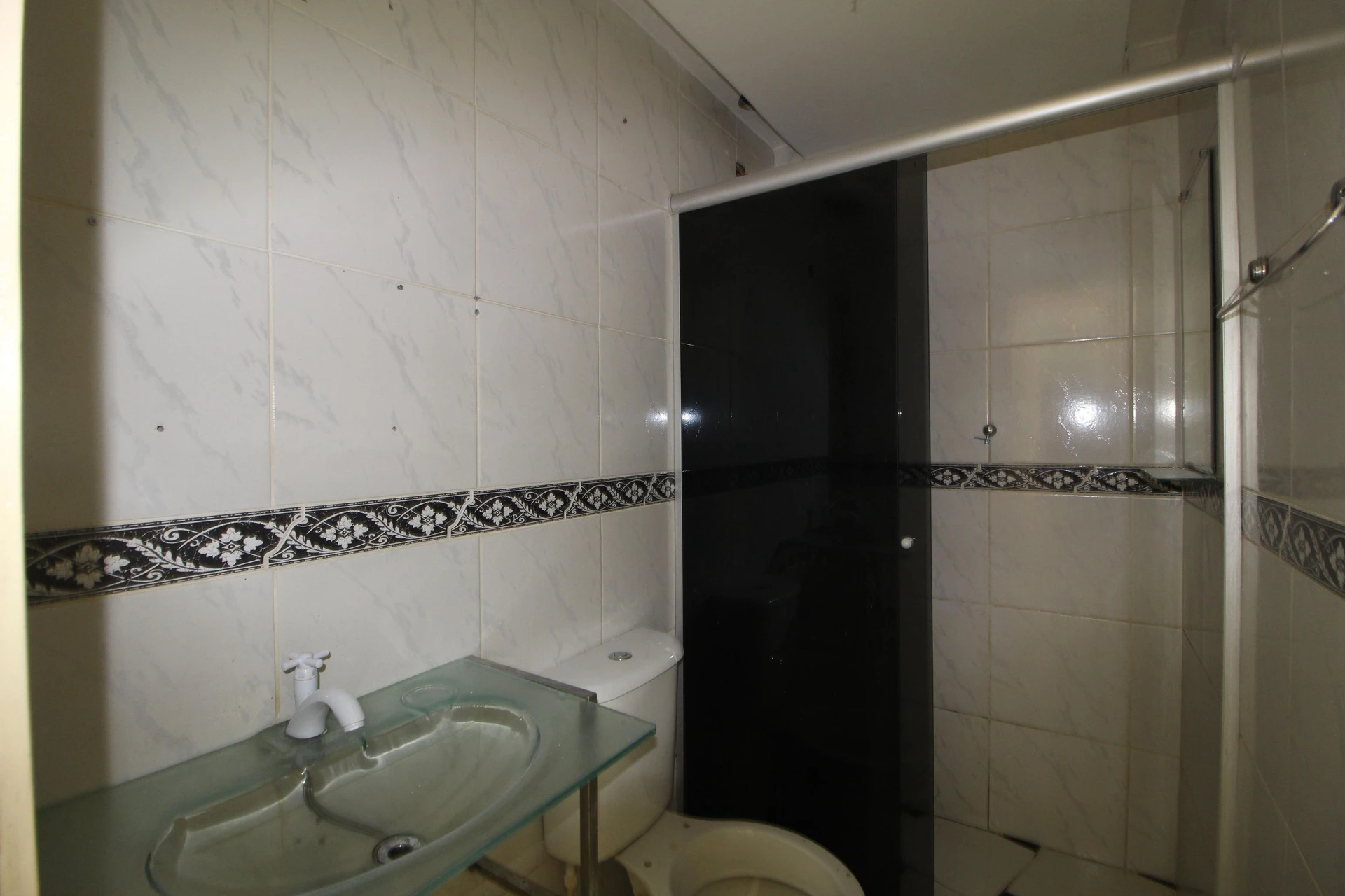 2-bedroom apartment with 1 parking spot and pet-friendly — photo 9