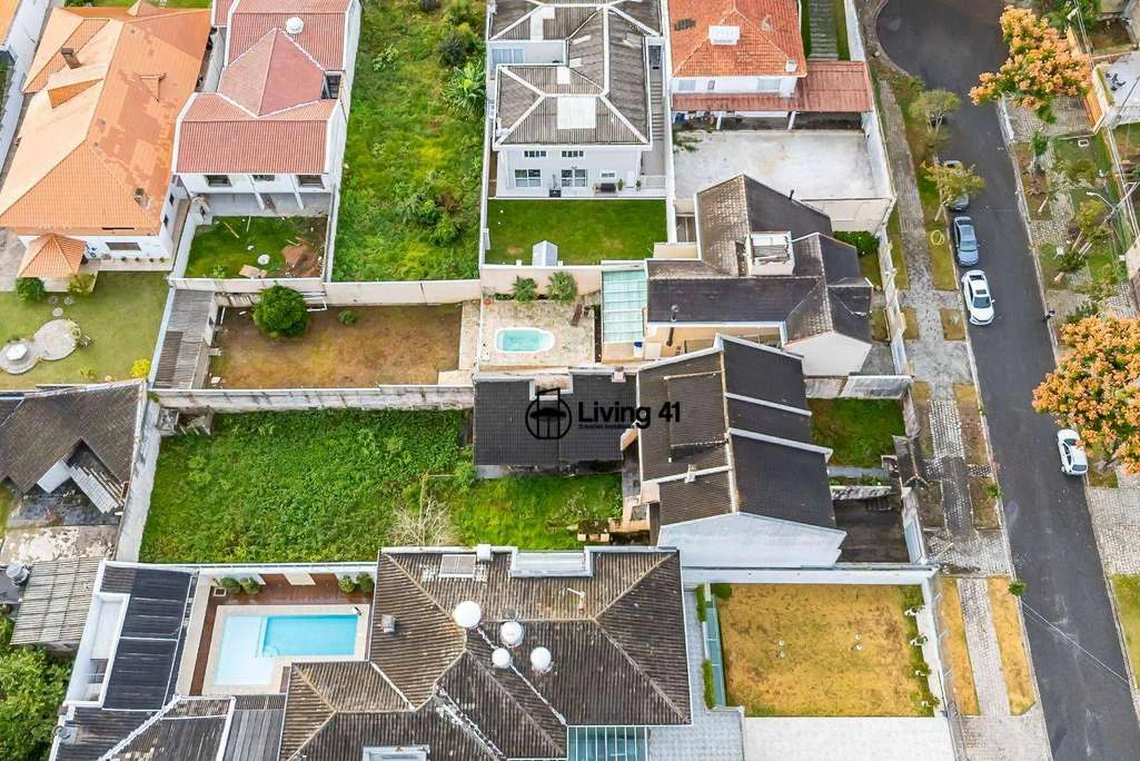 House with 4 bedrooms and a built-in balcony grill — photo 4