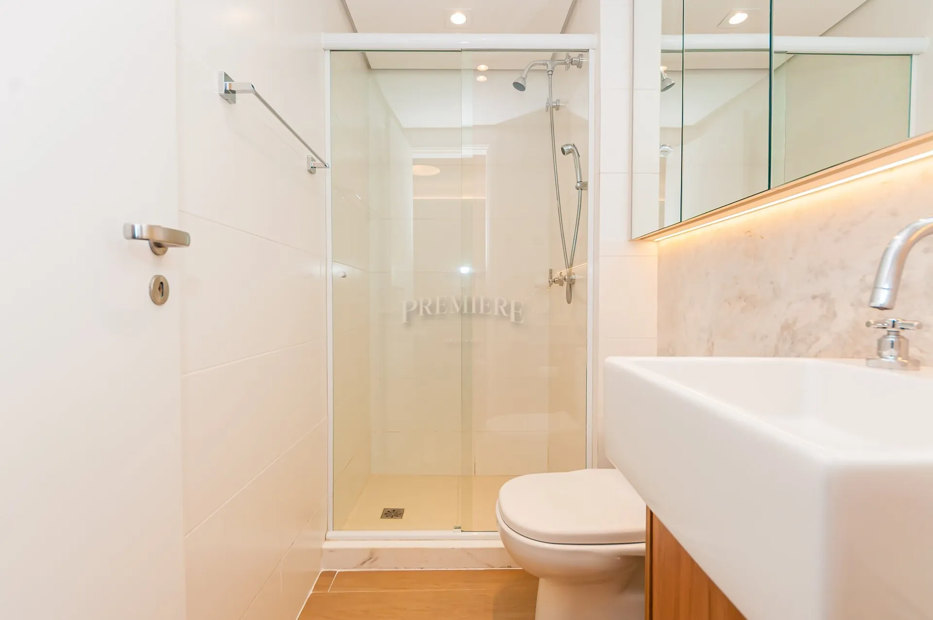 Furnished 85 m² apartment with 1-bedroom suite — photo 9