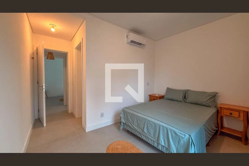 Unfurnished apartment with open-plan kitchen and 2 bedrooms — photo 2
