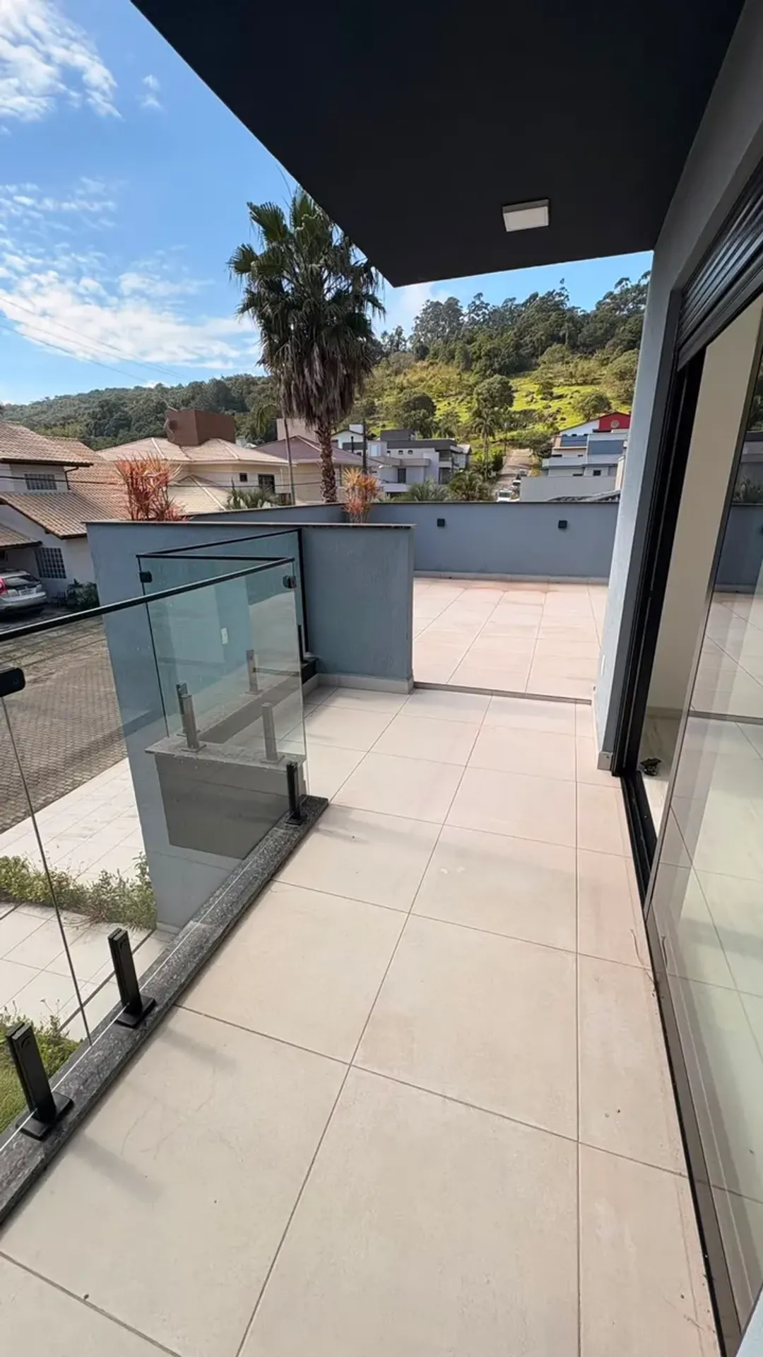 5-suite house with open-plan kitchen and 480 m² — photo 8