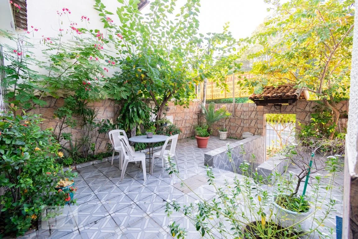 Furnished 4-bedroom house with private garden — photo 28