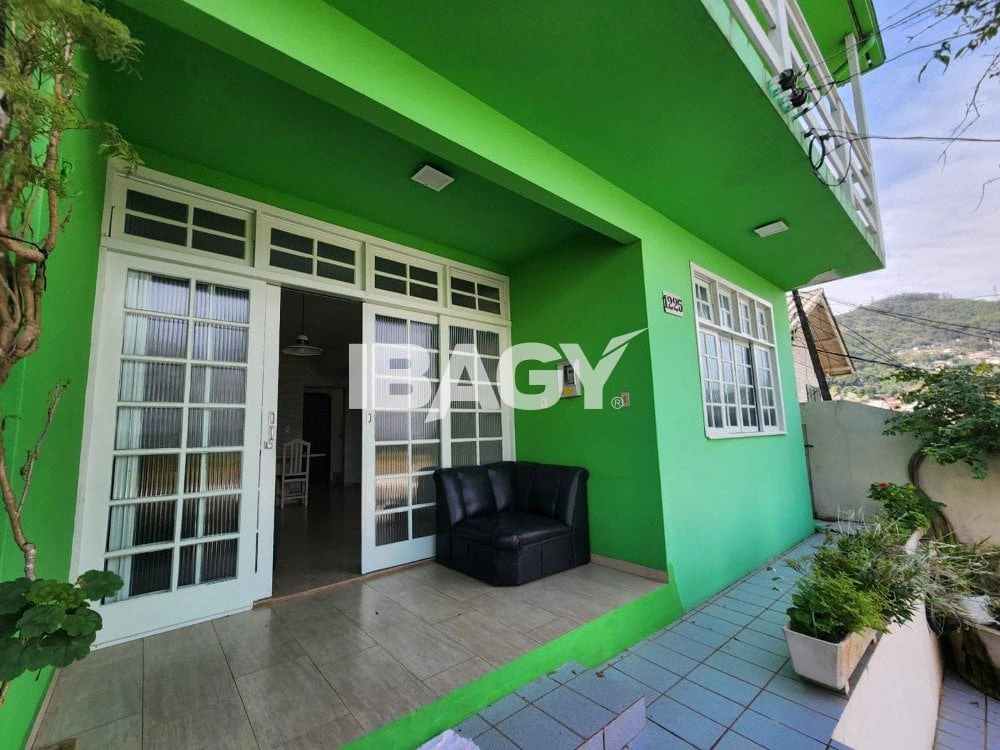 House with 3 bedrooms and 140 m², 1 en-suite bath — photo 2