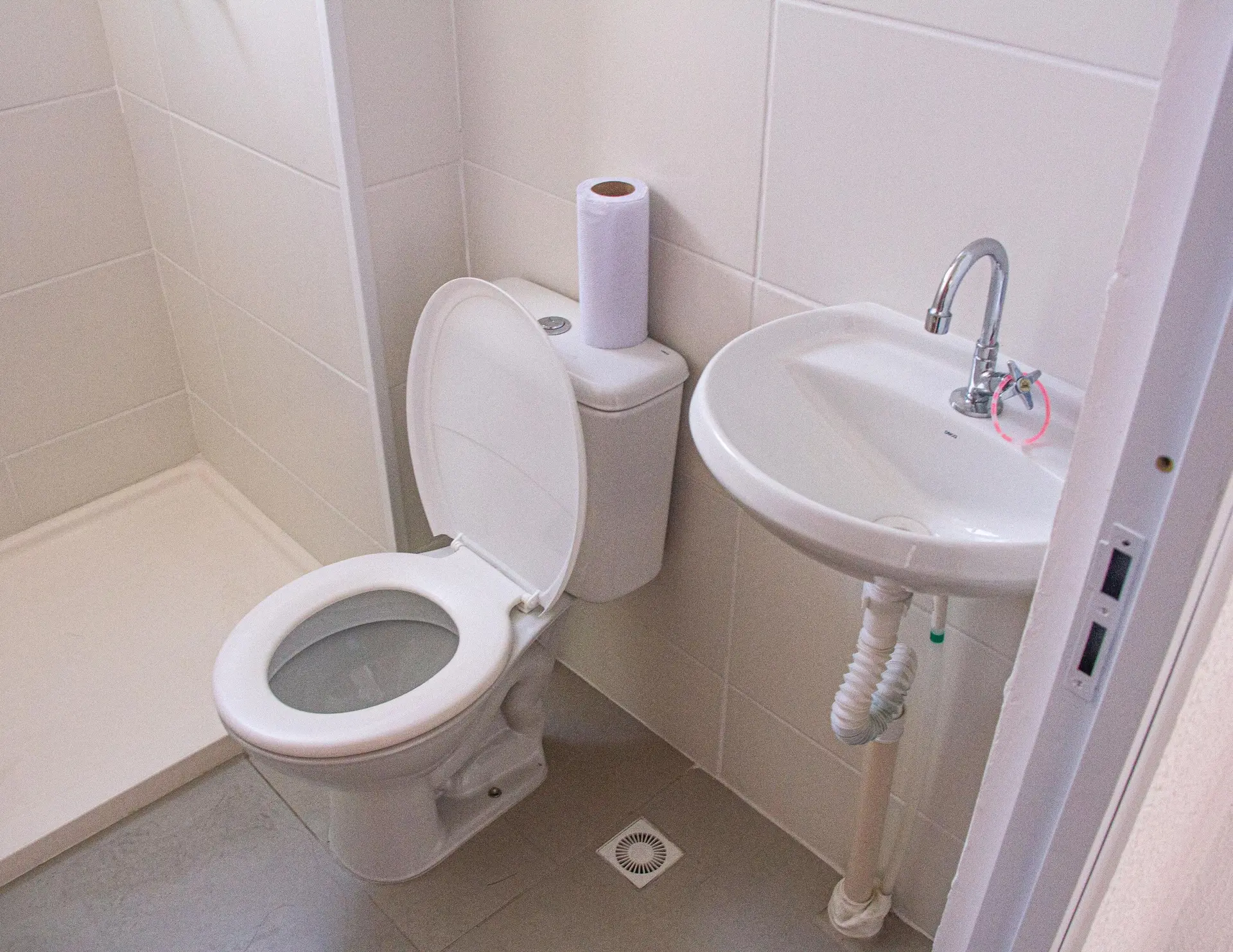 2-bedroom rental apartment with laundry area — photo 5
