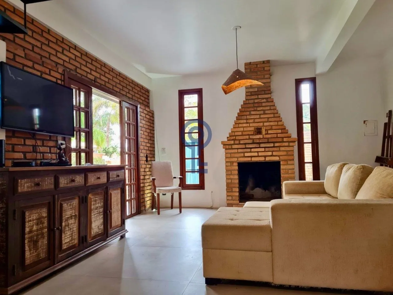 House with 2 bedrooms, both en-suite, plus private garden — photo 12