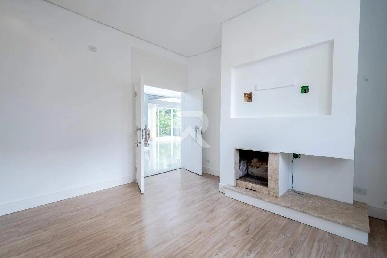 Furnished house with 4 en-suite rooms and 709 m² — photo 23