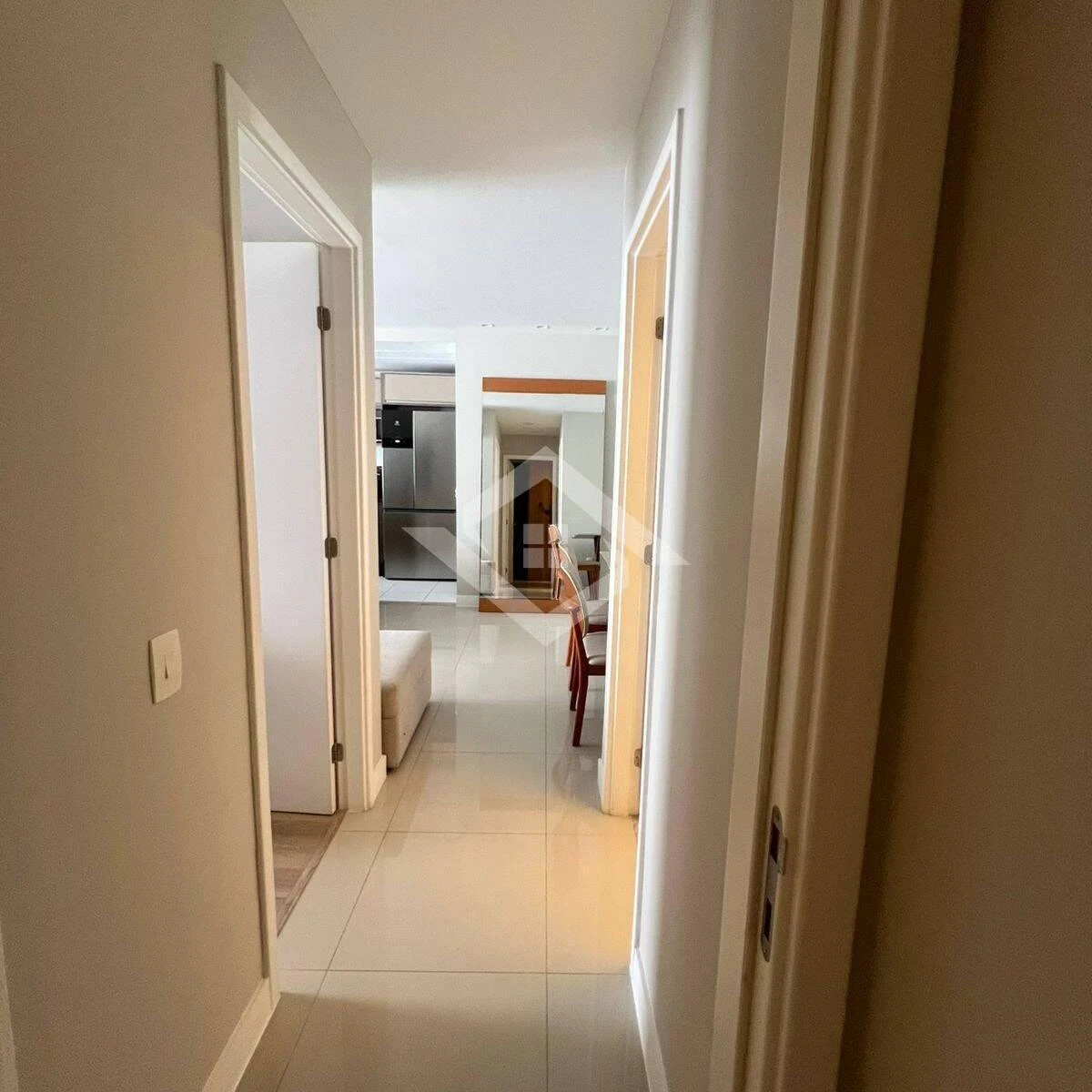 Furnished 2-bedroom apartment with glassed balcony — photo 9