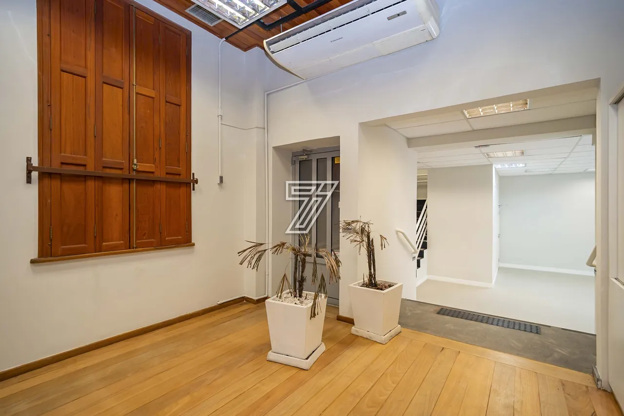 Unfurnished house with 5 bedrooms and 5 bathrooms — photo 6