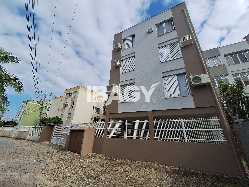One-bedroom, 40 m² apartment in Florianópolis — photo 4