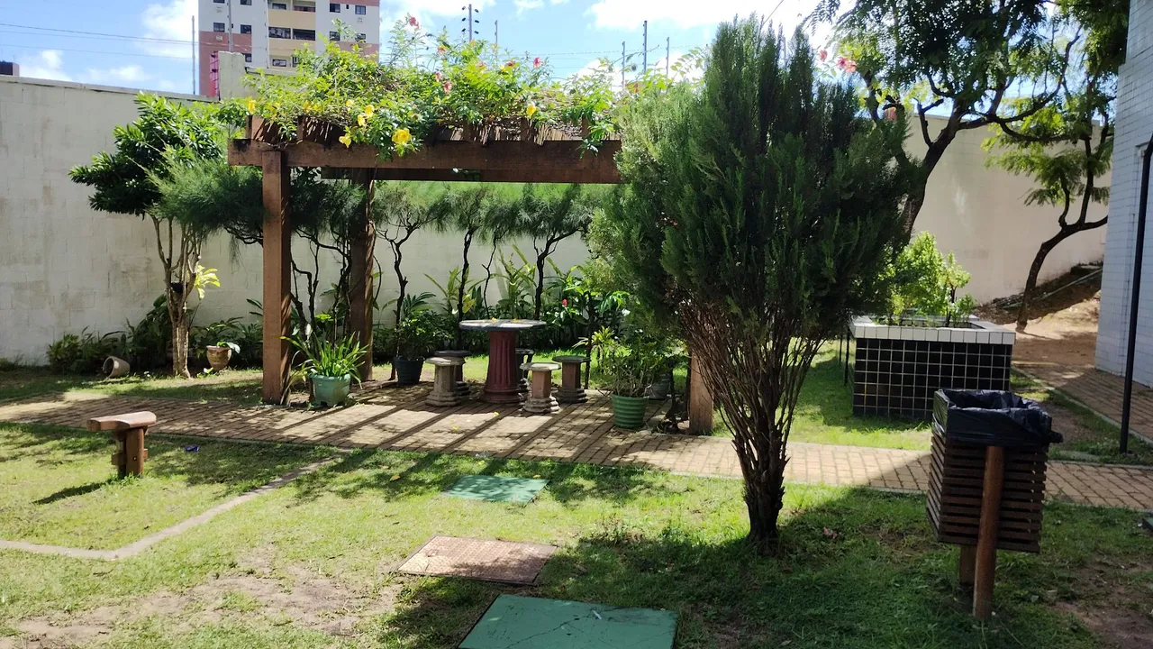 2-bedroom apartment with a washing machine in João Pessoa — photo 14