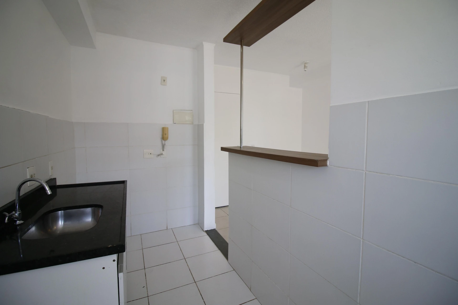 2-bedroom apartment in a building with a gym — photo 9