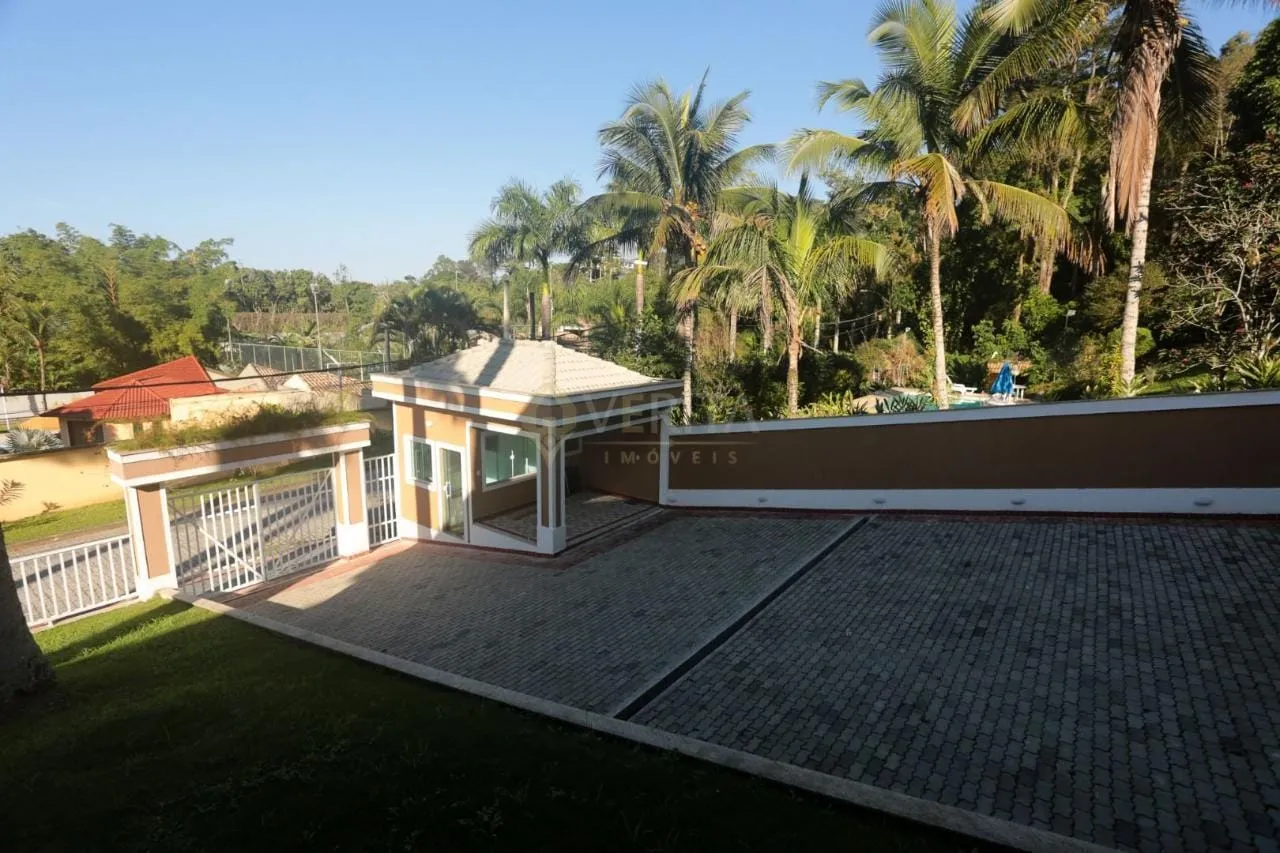 Furnished house with 5 bedrooms and 5 bathrooms, 3200 m² — photo 16